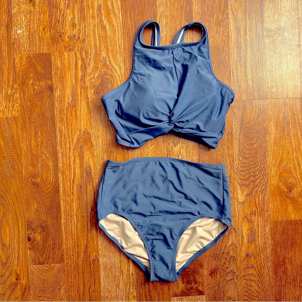 Women's High Neck Twist-Front Bikini set